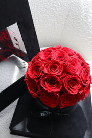 The Velvet Noir Rose Box