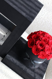 The Velvet Noir Rose Box