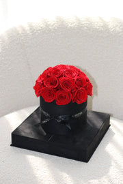 The Velvet Noir Rose Box